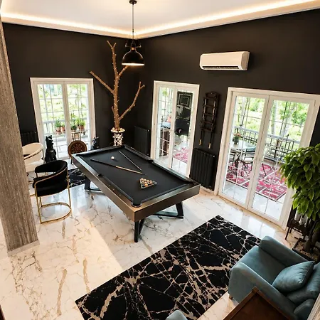 Luxury Detached With Private Pool & Large Garden * Çatalca